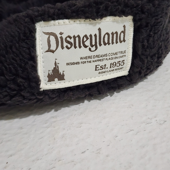 NWT Disneyland Black Sherpa Mickey Adjustable Ear Hat - Picture 4 of 4